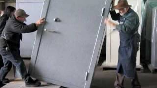 How to move a LARGE or VERY HEAVY safe off a pallet By Sturdy Gun Safes [upl. by Crin]